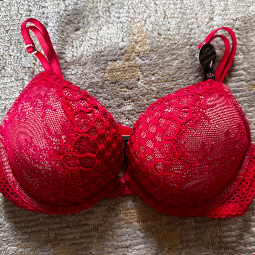 Victoria’s Secret Red Lace Bra